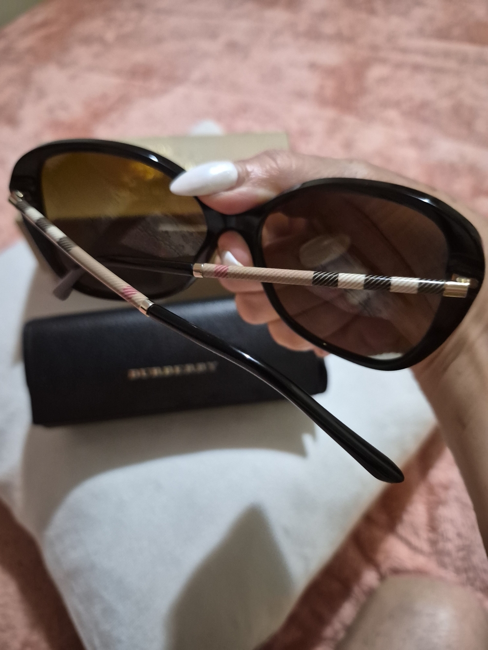 Burberry Women's Black Cat-Eye Sunglasses with Brown Gradient Lenses - Picture 2 of 8